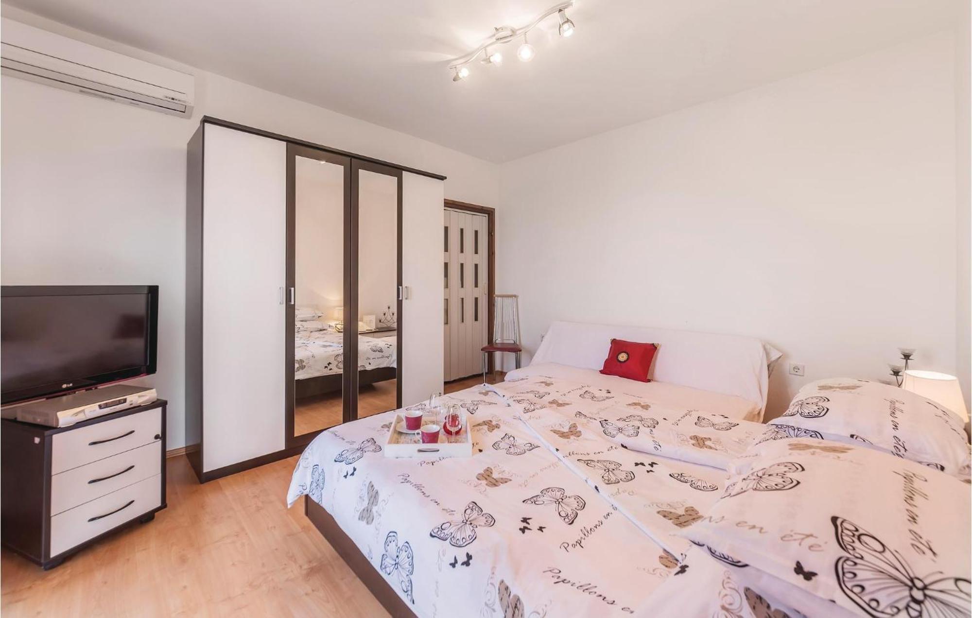 Pet Friendly Apartment In Koromacno With Wifi Екстериор снимка