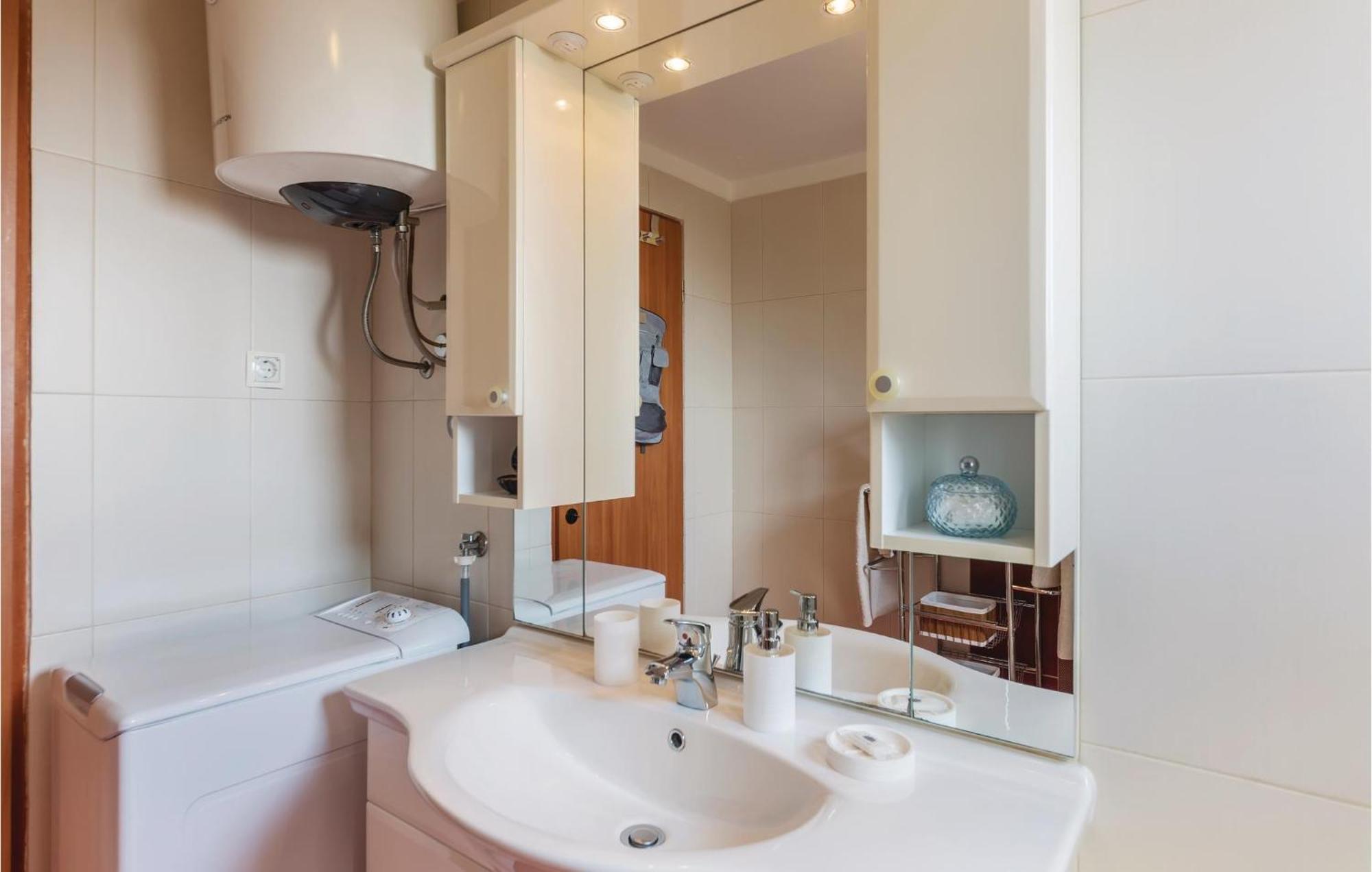 Pet Friendly Apartment In Koromacno With Wifi Екстериор снимка