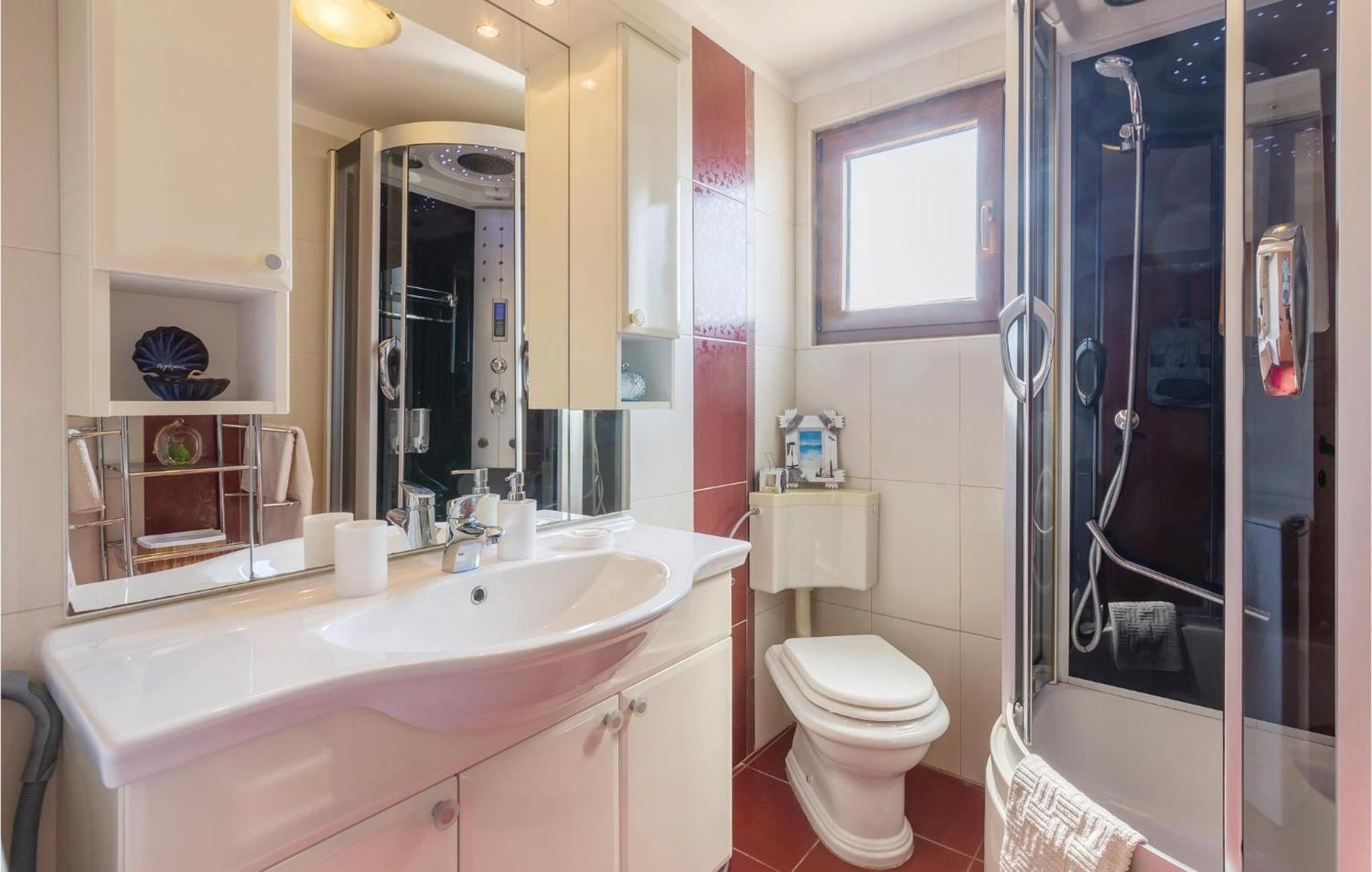 Pet Friendly Apartment In Koromacno With Wifi Екстериор снимка
