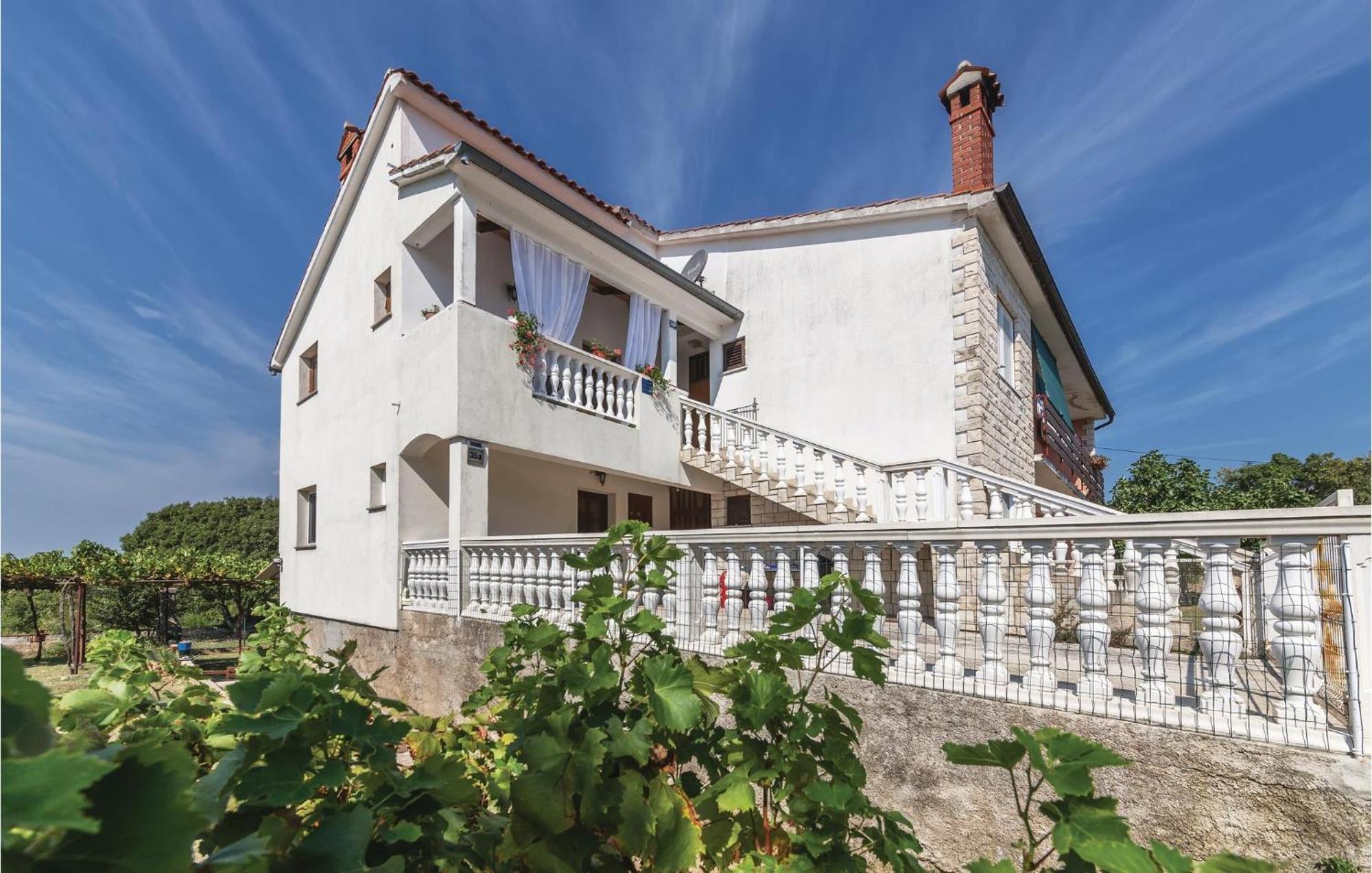 Pet Friendly Apartment In Koromacno With Wifi Екстериор снимка