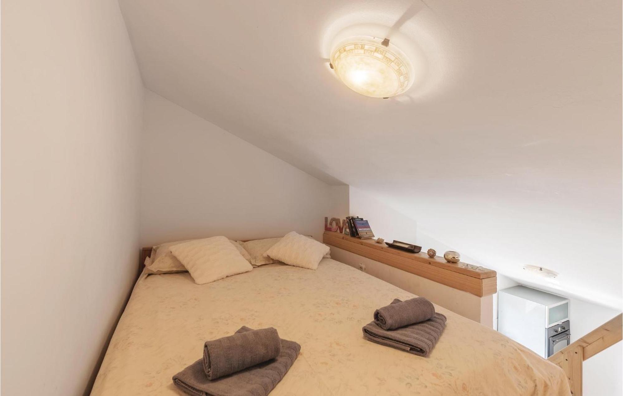Pet Friendly Apartment In Koromacno With Wifi Екстериор снимка